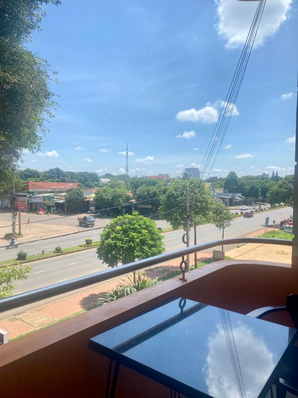 Khach San Ban Me Xanh Buon Ma Thuot Exterior foto